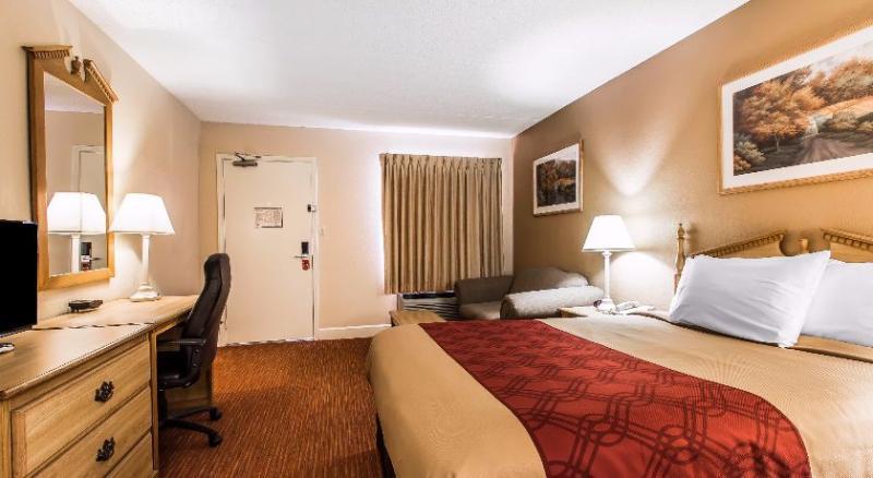 Econo Lodge Madison Buitenkant foto
